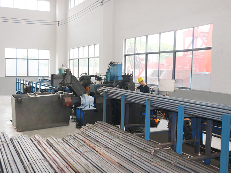 Round steel peeling machine